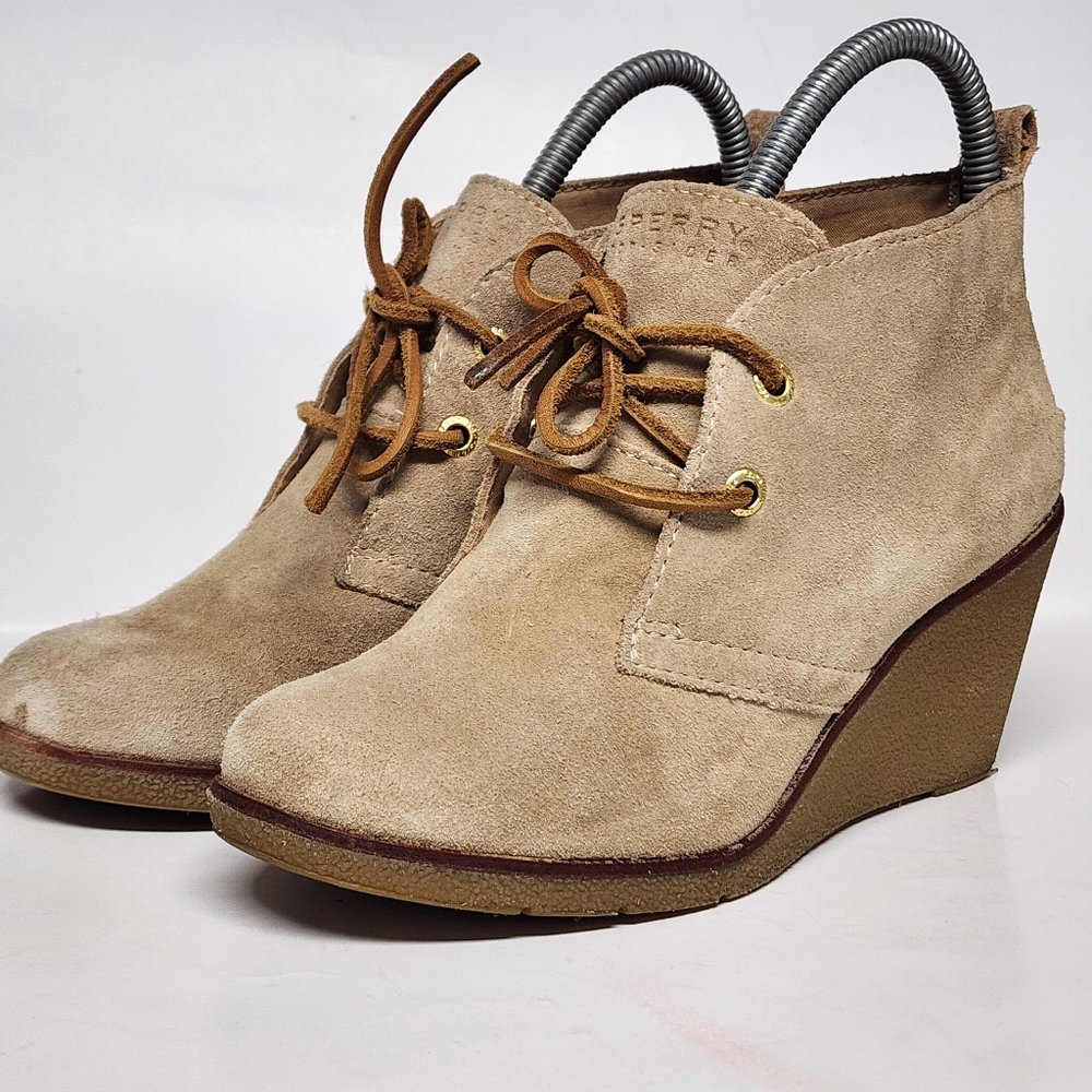 Sperry wedges. Size 6